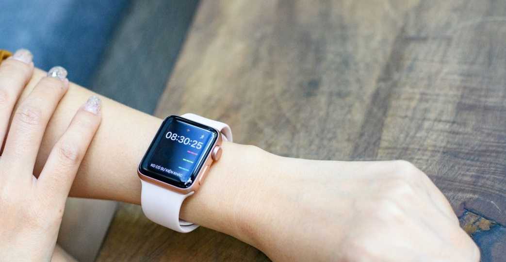Вместе с умными часами Watch GT 3, компания HUAWEI анонсировала еще один новый носимый гаджет - Watch Fit mini Производитель позиционирует новинку как умные часы, но, по нашему мнению, это скорее обычный фитнес-браслет, хотя и с весьма продвинутым функцио