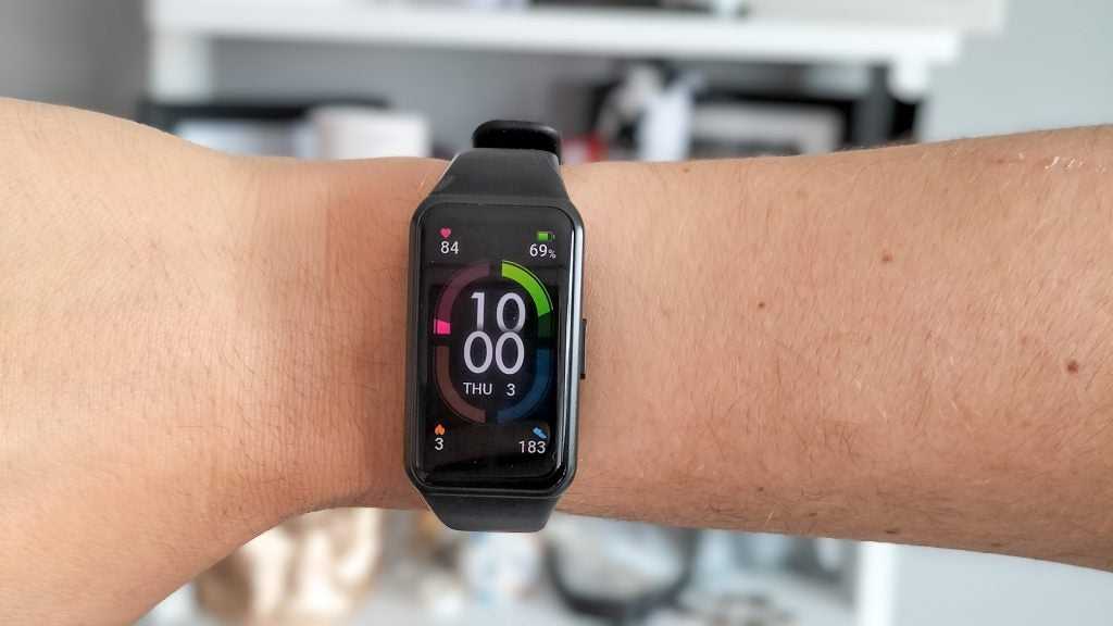 Смарт часы хонор 6. Honor Band 6. Смарт вотч хонор бэнд 6. Honor Band 6 обзор.